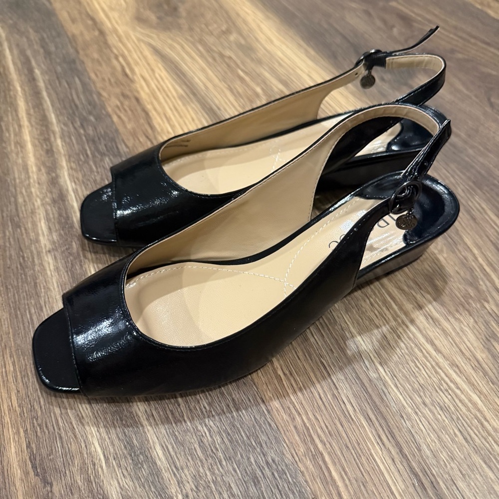 J. Renee Elegant Black Slingback Peep-Toe Women's Shoes Like New Size 7.5